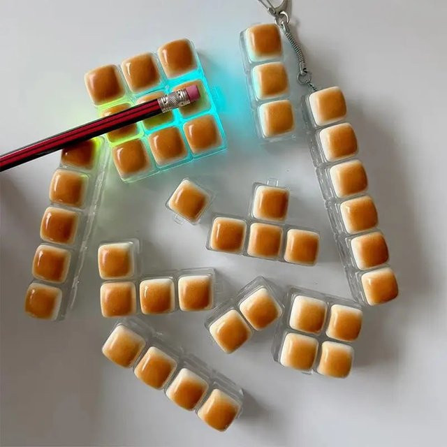 Bandai Schlüsselanhänger mit Licht, Karamell-Brot-Tastatur, Unisex - Bild 1