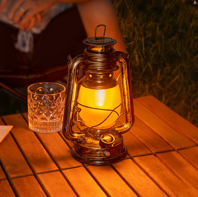 Ammtoo Vintage Laterne Tragbare Campingleuchte mit Flammeneffekt in Schwarz mit USB-C wiederaufladbarem 1200 mAh Akku - Bild 1