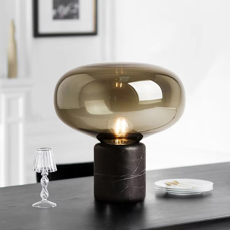 HomeLover Tischlampe aus Marmor und Glas in Grau und Weiß mit minimalistischem Design für Wohnzimmer, Schlafzimmer oder Büro - Bild 1
