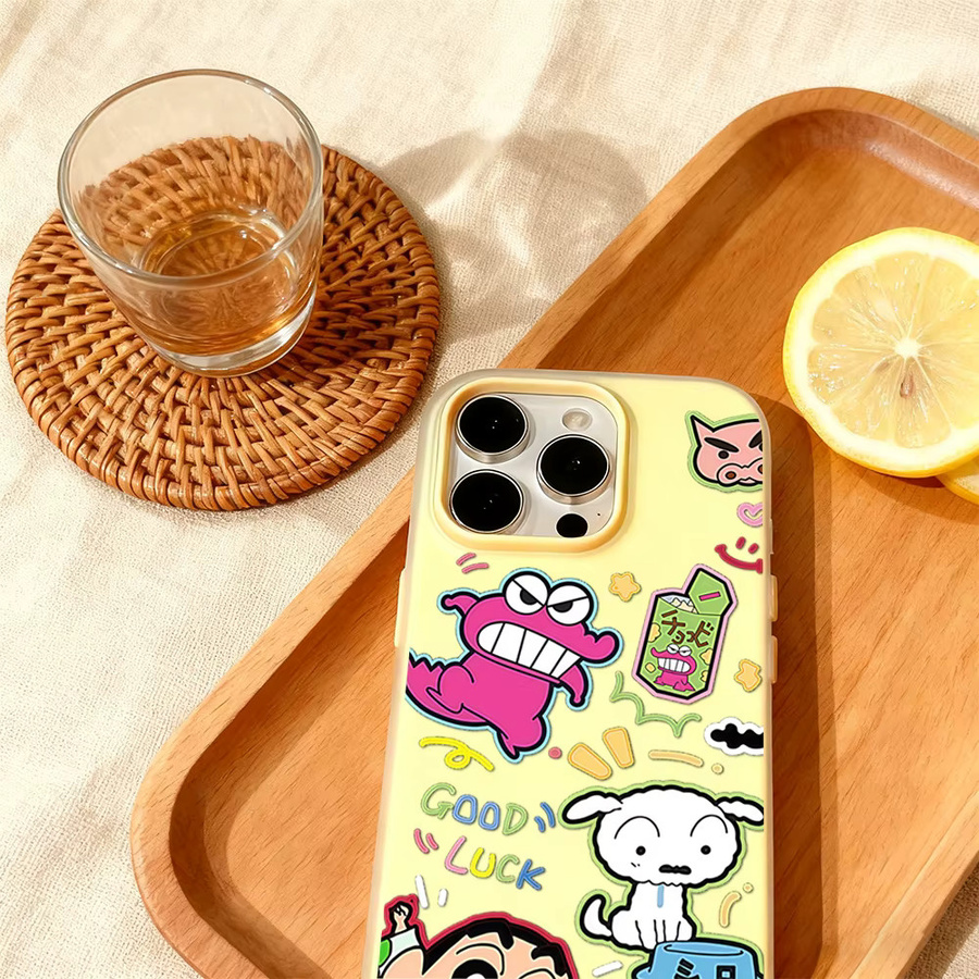Shin-chan Cute Crayon Handyhülle für iPhone 17 16 Pro Max 15 14 13 12 Plus in Rot, Doppelschichtige Candy Cover - Bild 3