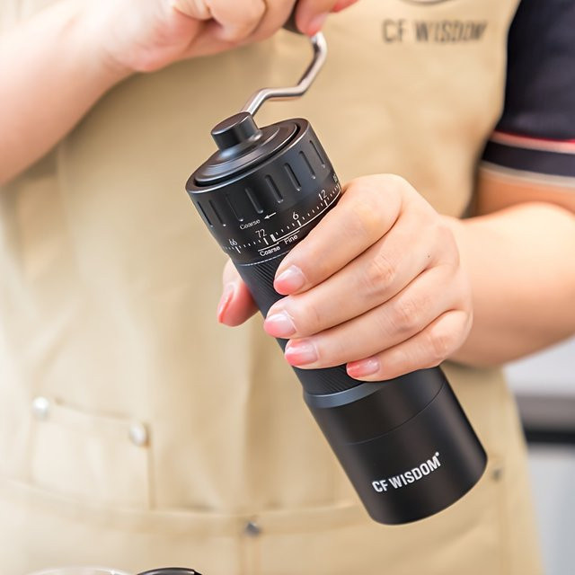 CF Wisdom Handmühle aus Edelstahl mit konischem Mahlwerk und Präzisionseinstellung in Schwarz oder Silber - Bild 1