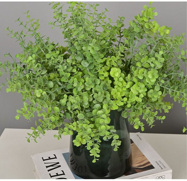 YO CHO Künstlicher Eukalyptus-Blumenstrauß aus Kunststoff in Grün und Lila für Hochzeiten und DIY-Dekorationen, 5-Zweig - Bild 1