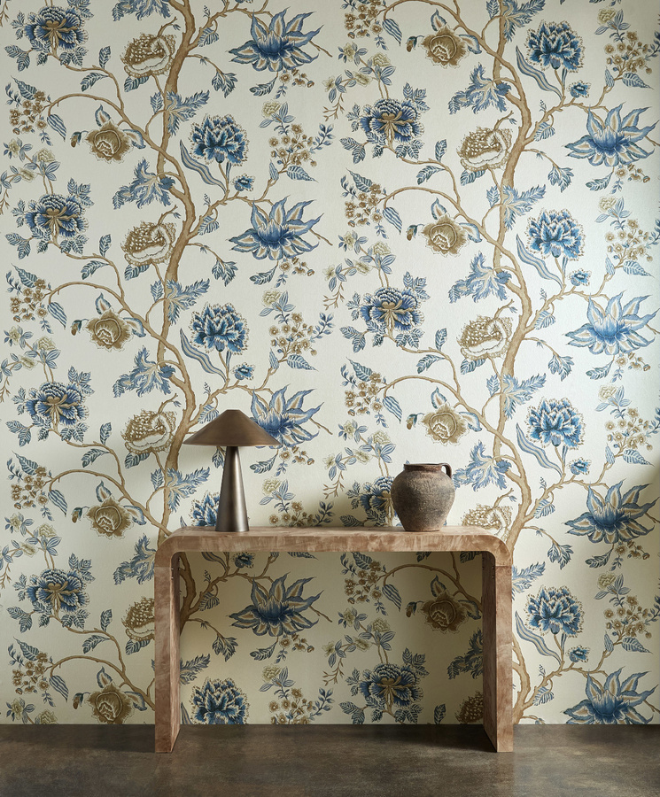 Harlequin Tapete Indienne Wandbild mit floralem Botanik-Design in Indigo und Birch aus Vlies - Bild 1