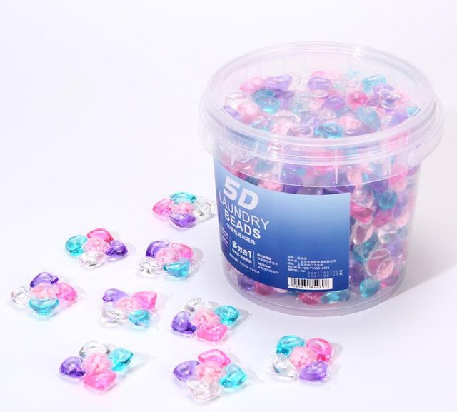 the BAY 5-in-1 Konzentrierte Waschmittel-Pods mit Kamelien-Duft und Duftperlen, Multicolor - Bild 1