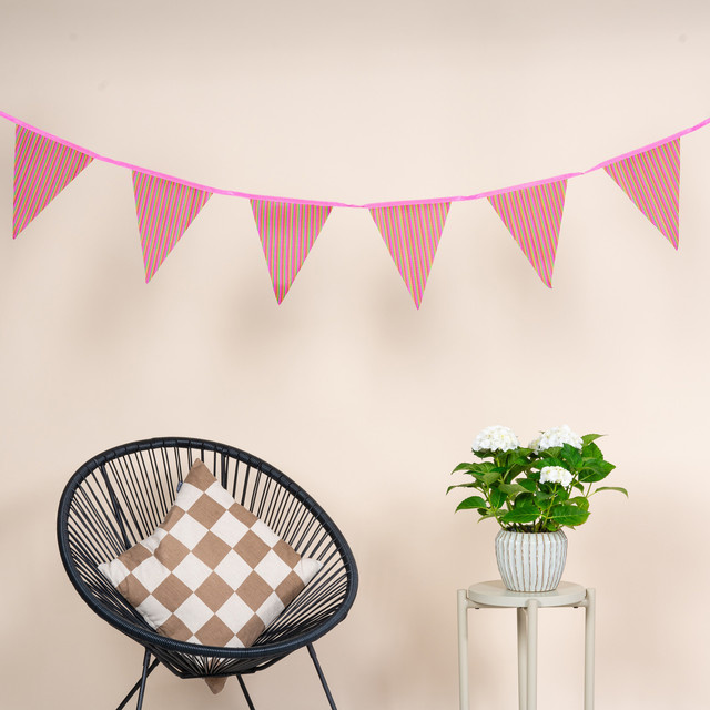 BLUME2000 Outdoor Girlande Pennant in Lila und Pink mit Streifendesign für Party und Geburtstag - Bild 1