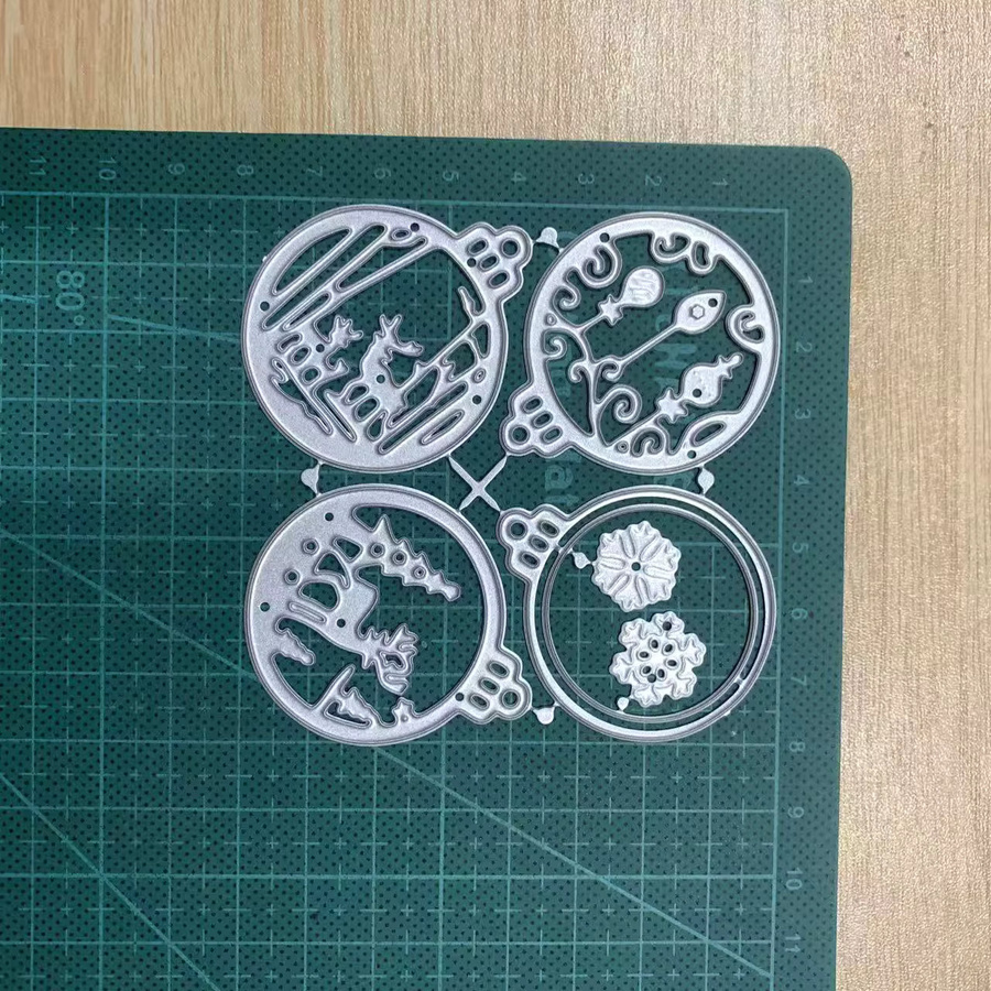 Runde Metall-Stanzformen für Weihnachtsschmuck mit Schneeflocken und Rentier in Silber für DIY-Scrapbooking und Kartenherstellung - Bild 2