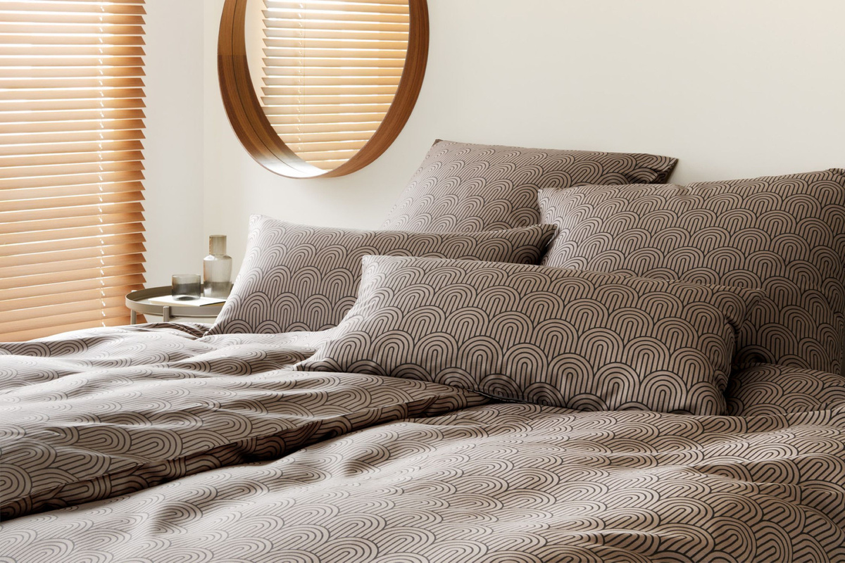 Maison Arcs Mako-Satin Bettwäsche Basalt Bögen Grau mit grafischem Design aus Baumwolle, B/H: 135 x 200 cm und 80 x 80 cm - Bild 1
