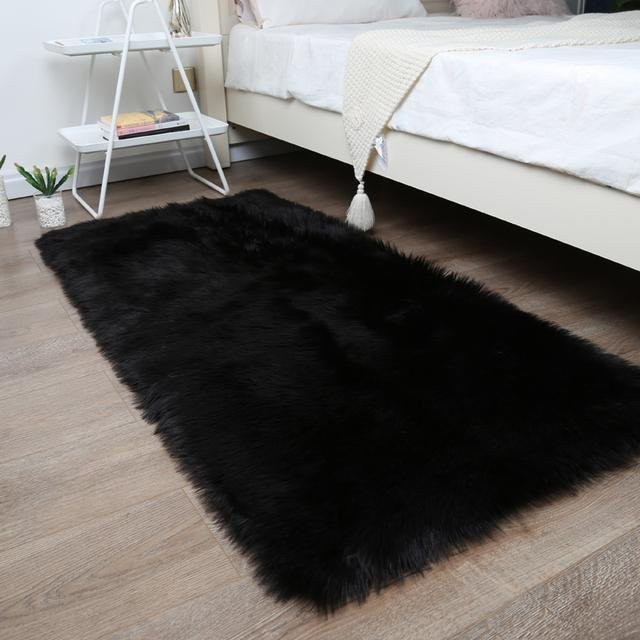 Weißer Plüsch-Teppich aus weichem Kunstfell von Yiran Furniture für Wohnzimmer und Schlafzimmer, B/T: 60 x 90 cm - Bild 1