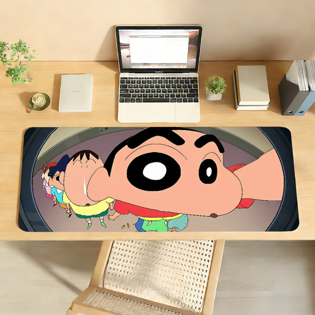 Crayon Shinchan XXL Gaming Mauspad in Multicolour, rutschfeste Schreibtischunterlage aus Gummi für PC und Laptop - Bild 1