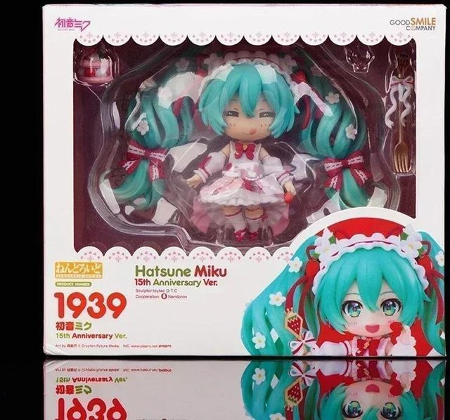 Yiran toy 1 Hatsune Miku Erdbeer Anime Figur PVC Sammlermodell - Bild 1