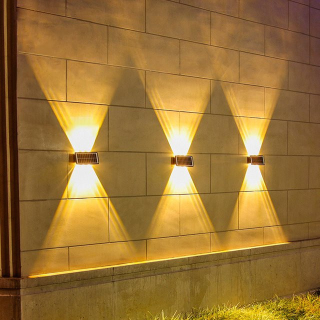 Superhelle LED Solar-Wandleuchte für Garten und Außenbereich mit Bewegungsmelder und Dämmerungssensor, Warmweiß - Bild 1