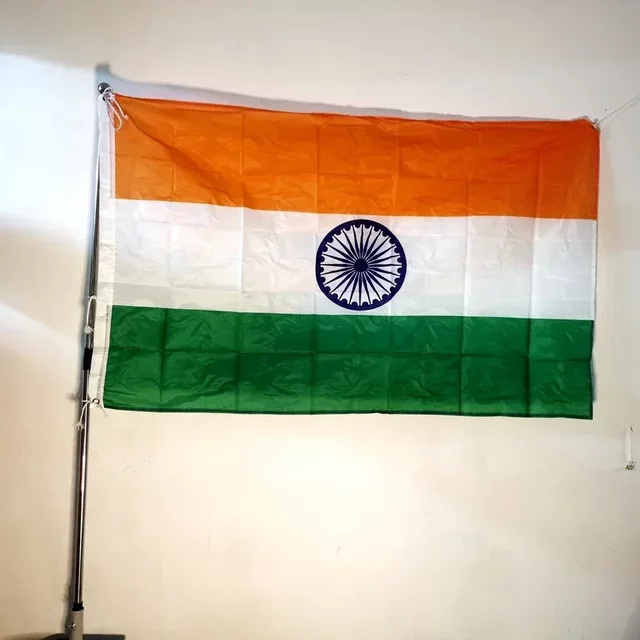Indische Nationalflagge Tiranga als Polyester-Banner mit Messingösen, Multicolor, B x H: 91 x 152 cm - Bild 1