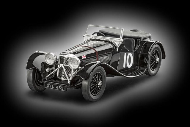 Revell Jaguar SS 100, Modellauto, 1:32, Metall, Schwarz - Bild 1