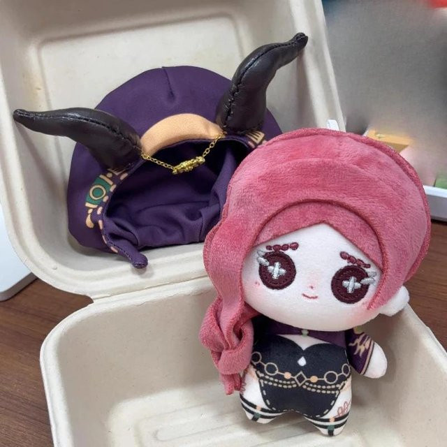Identity V Priesterin Cosplay Baumwollpuppe, Plüschtier, 10cm, ab 18 Jahre - Bild 1