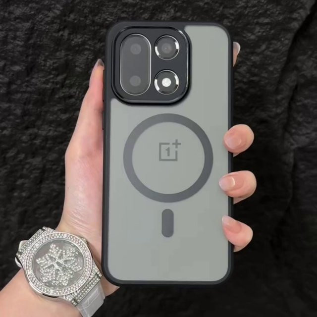 Matte Magnetische Wireless Charging Schutzhülle für OnePlus 15 13 13R 13S 13T Nord 5 CE 5 Ace 5 Pro mit MagSafe Kompatibilität und Anti-Rutsch-Funktion in Transparent - Bild 1