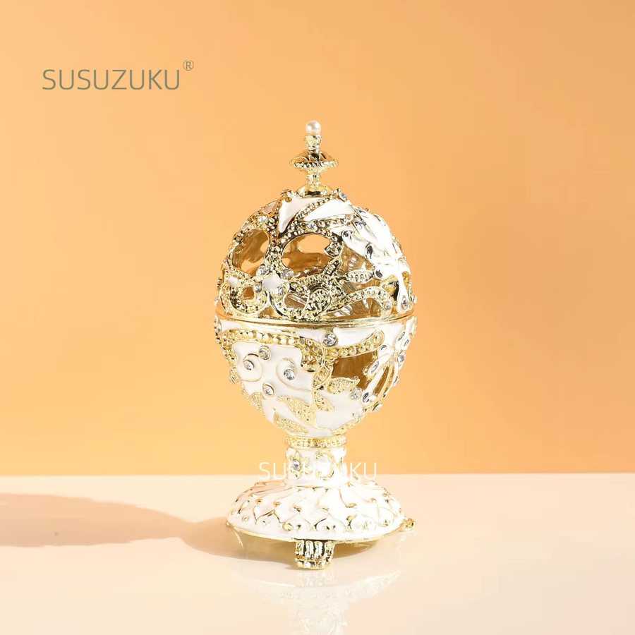 Handbemaltes dekoratives Schmuckkästchen im Faberge-Ei-Stil von GENAUIRSUN mit klassischen Ornamenten - Bild 1