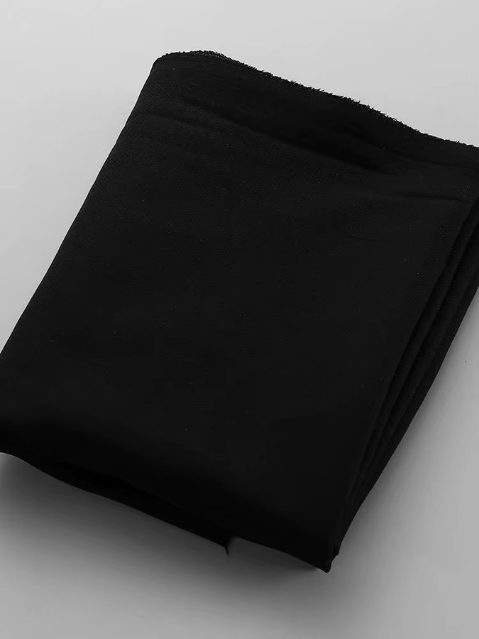 Leichtes Schmelzbügelvlies zum Aufbügeln als Näh-Einlage für Bekleidungszubehör in Schwarz - Bild 3