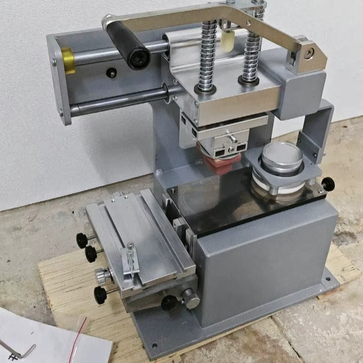 Manuelle Tampondruckmaschine von YunlinLi mit Ölkammer und hoher Präzision in Silber - Bild 2