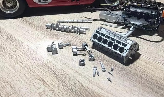 VWHUVW Motorsatz V8 V12 Zylinderblock Kolben 1/18 Harzmaterial - Bild 1