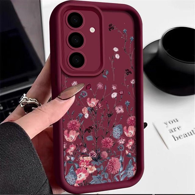 Stoßfeste Silikon-Handyhülle mit Blumenmuster für Samsung Galaxy S25 S24 S23 S22 S21 S26 sowie A55 A54 A34 A15 in Weinrot - Bild 1