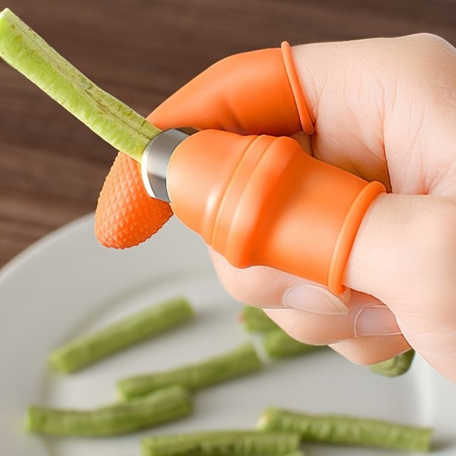 Multifunktionaler Daumen-Schutz aus Silikon in Orange für Garten und Küche als Nagelschutz und Erntewerkzeug - Bild 1