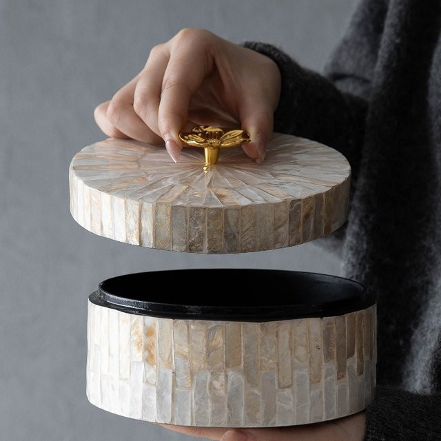 AhunderJiaz Schmuckschatulle in Beige, runde Muschel-Schmuckbox im Boho-Stil mit Deckel und Griff als dekorativer Organizer - Bild 1