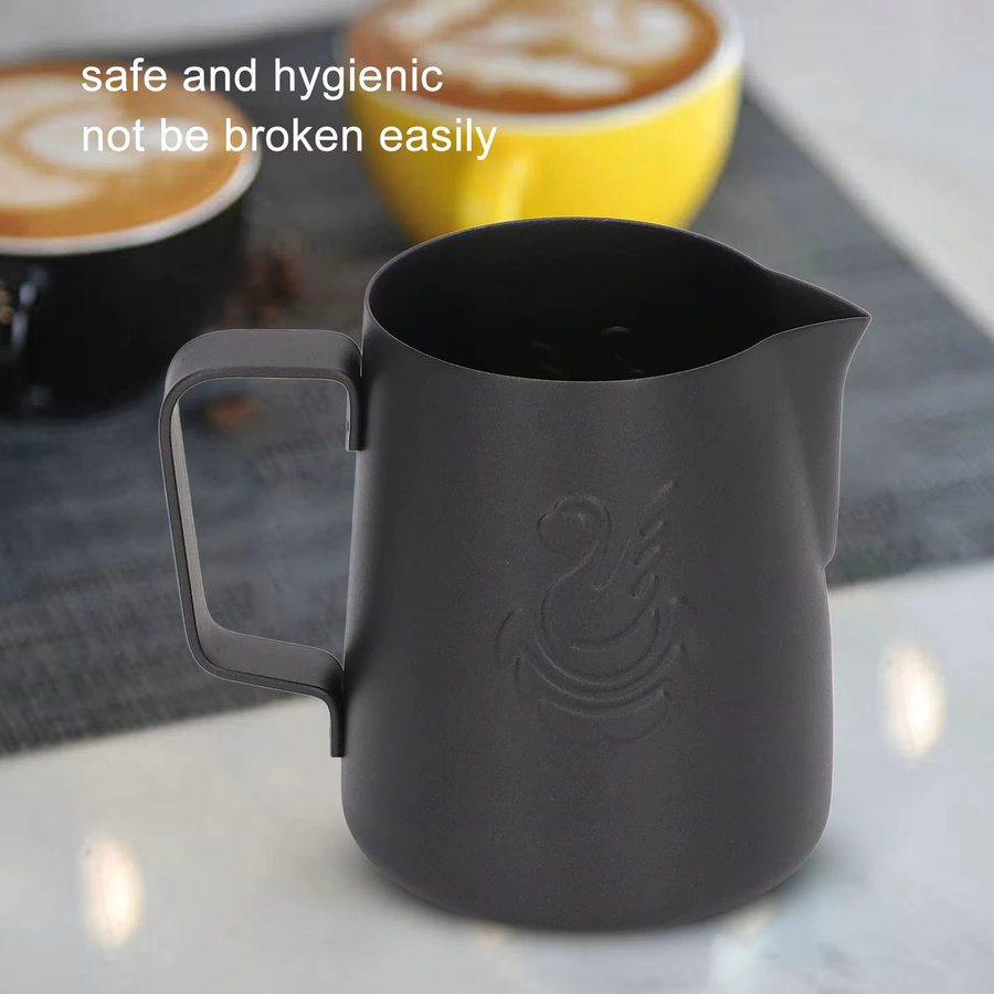 Qiilu Milchaufschäumkrug aus Edelstahl mit 380 ml Fassungsvermögen für Latte Art und Cappuccino in Silber, Pink oder Schwarz - Bild 1