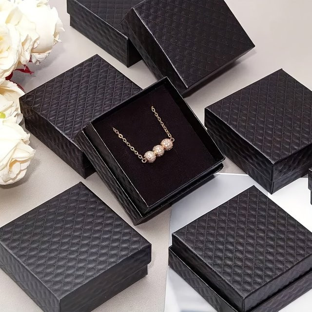 DUTRIEUX Schmuckschatulle-Set mit kariertem Design für Halsketten, Ringe und Ohrringe in Schwarz, Weiß und Marineblau - Bild 1