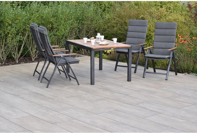 Merxx Tinos Gartenmöbel Set 9-teilig aus Akazienholz und Aluminium in Grau mit ausziehbarem Gartentisch und 4 Klappsesseln inklusive 4 Auflagen - Bild 1