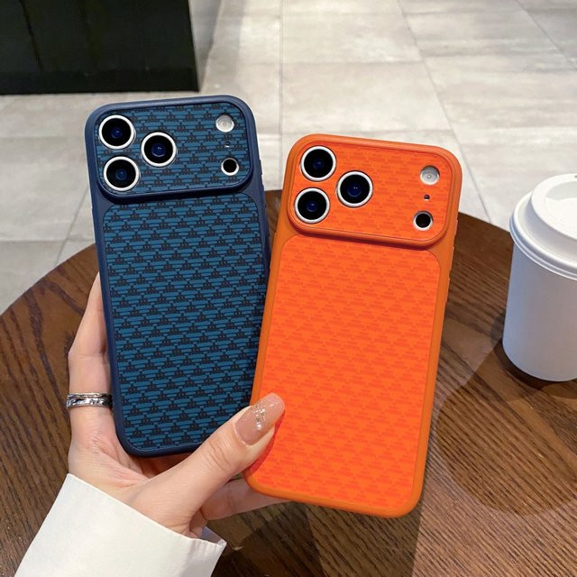 Luxuriöse TPU-Handyhülle mit mattiertem Dreiecksmuster für Apple iPhone 17 16 15 14 13 Pro Max in Blau - Bild 1