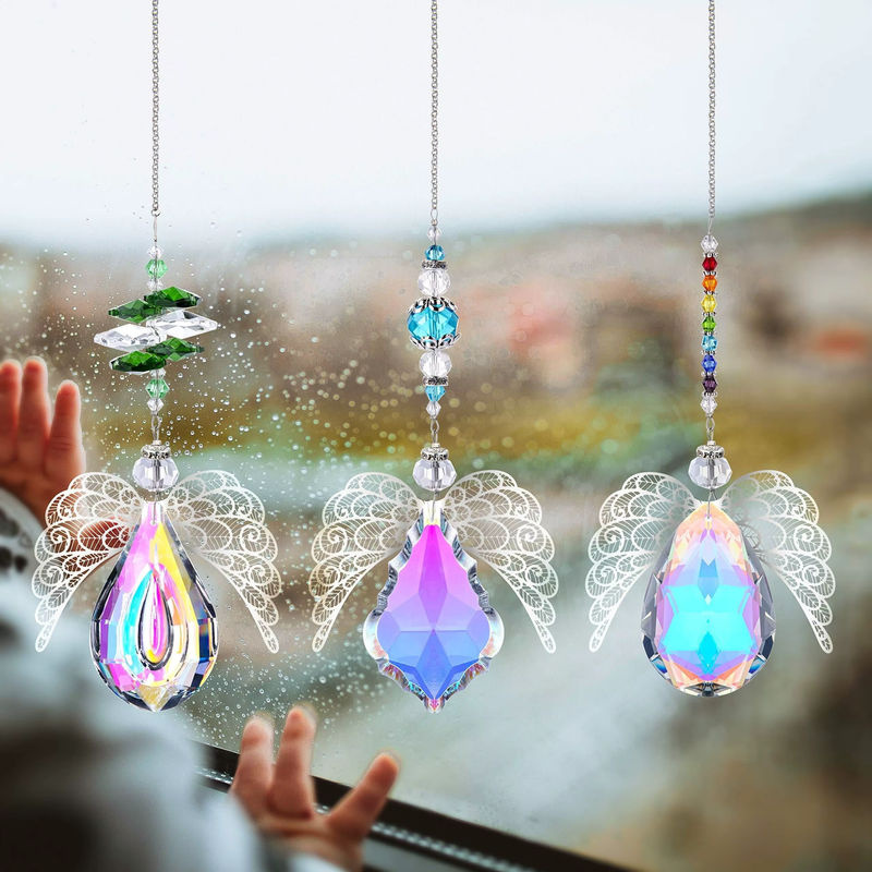 Hängender Engel-Suncatcher aus Glas in Mehrfarbig als dekorative Garten- und Möbeldekoration - Bild 2