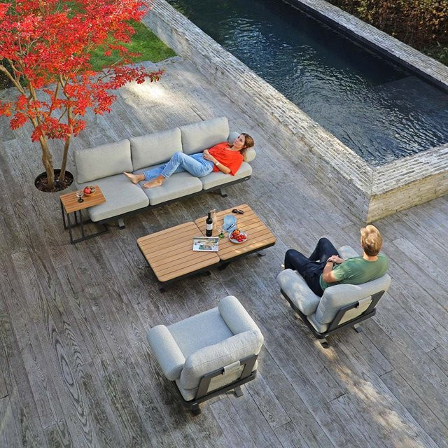 Zebra Sky Lounge 3-Sitzer Set Camden Grey mit 2 Lounge Sesseln, 2 Lounge Tischen und FLY Beistelltisch mit Teak Platten - Bild 1