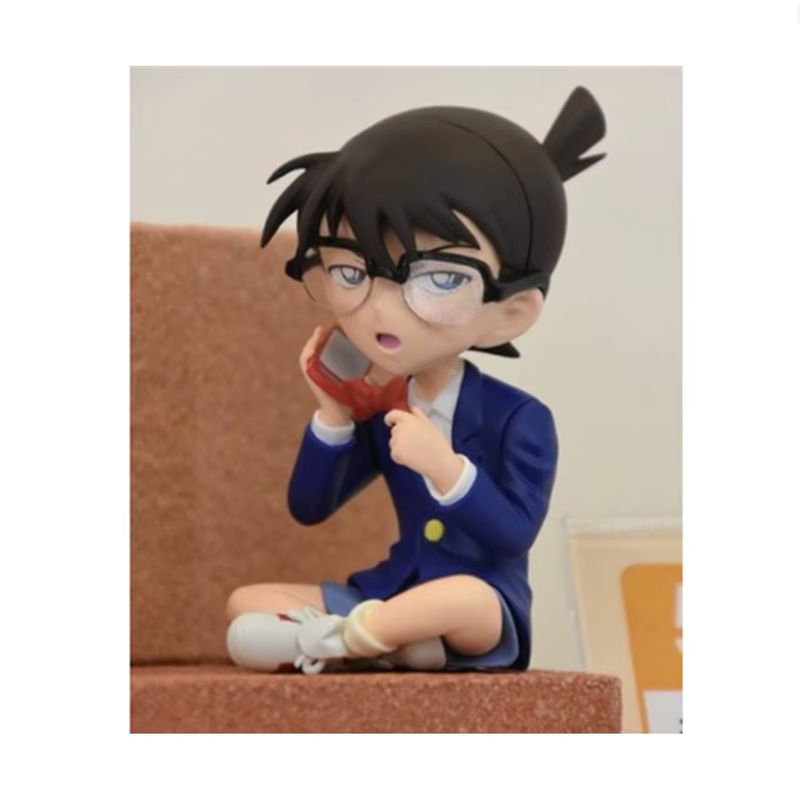 Bandai Anime Detektiv Conan Actionfigur in Blau, Sitzende Pose mit Buch und Telefon aus Kunststoff - Bild 6