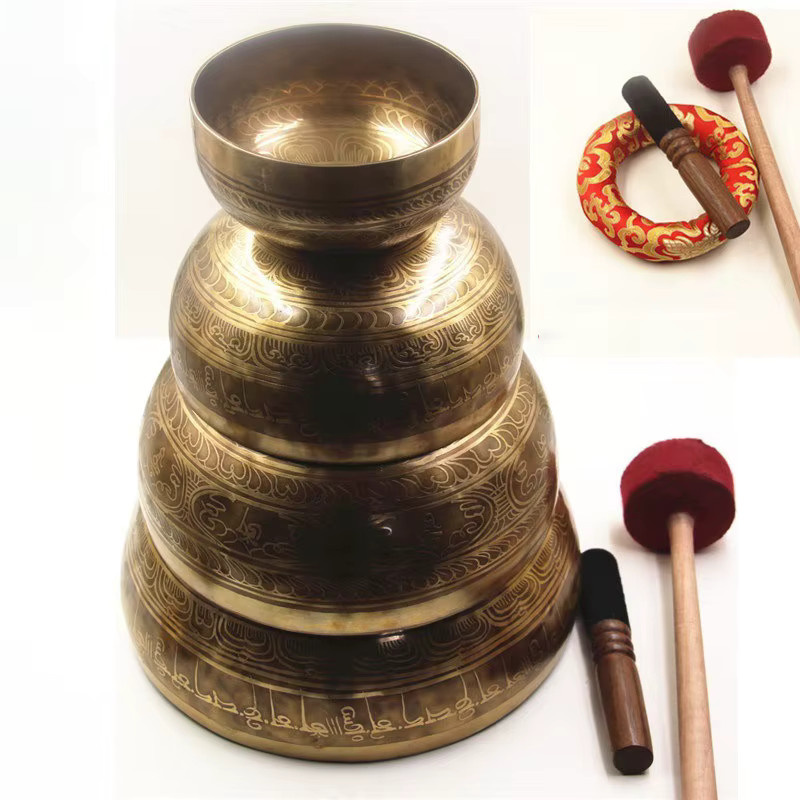 Handgemachtes tibetisches Klangschalen-Set aus Messing von OEMG in Gold für Meditation und Achtsamkeit - Bild 4