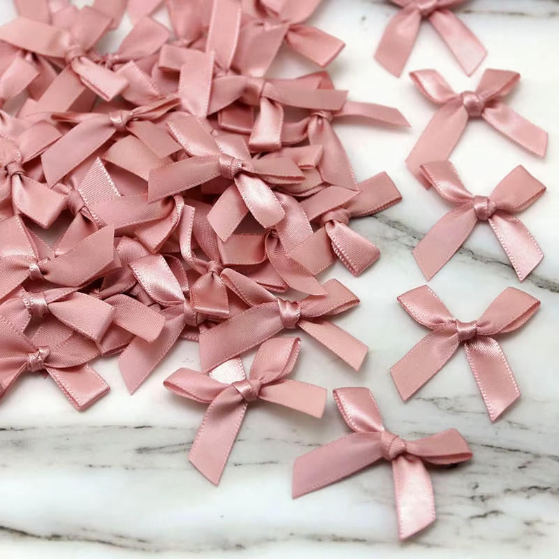 RIBBON HOUSE Satin-Schleifenblumen aus Polyester für DIY Basteldekoration, Rosa und Weiß, B/H: 4 x 4 cm - Bild 1