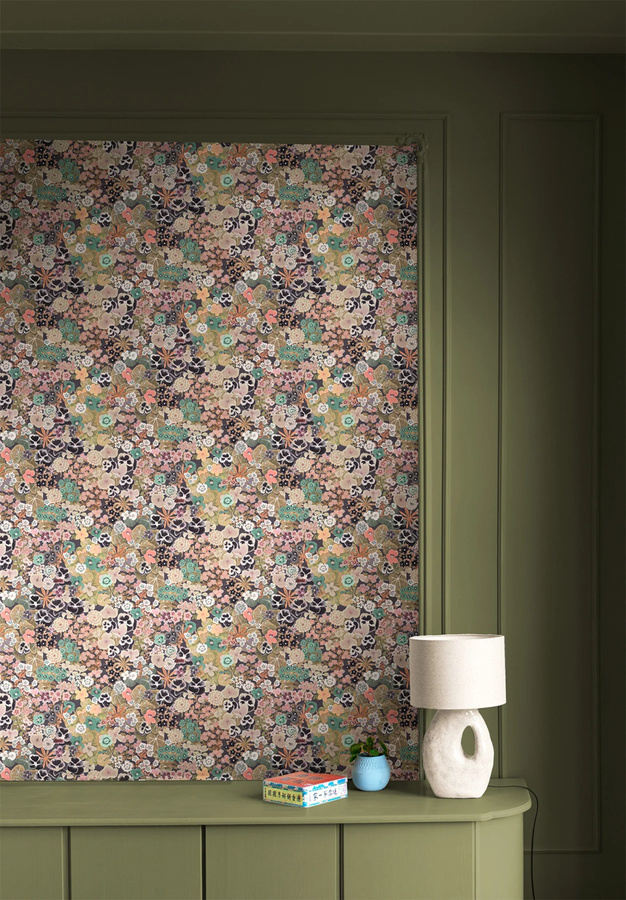 Isidore Leroy Tapete Champs Fleuris in Bois de rose mit floralem Vintage-Design und botanischem Muster - Bild 2