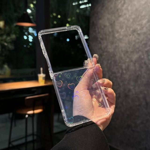 Stoßfeste Samsung Galaxy Z Flip Handyhülle mit Laser Liebesherz Muster und Glitzer Effekt in Transparent/Grau - Bild 1