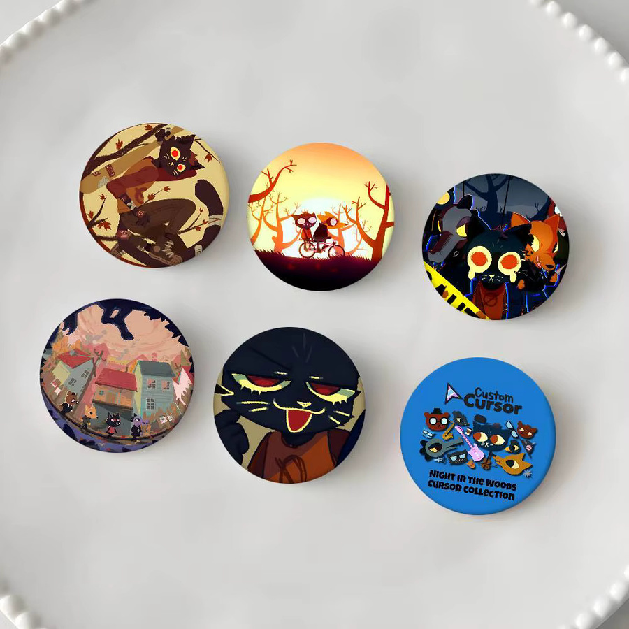 KAYOU Brosche, Game Night In The Woods, Unisex - Bild 4