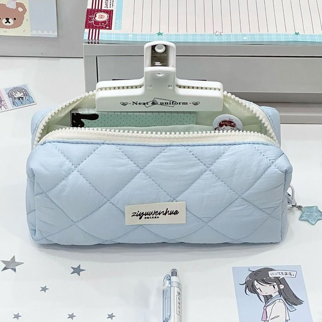 Blaues Federmäppchen aus Textil mit großem Fassungsvermögen und Reißverschluss für Schule und Büro - Bild 1