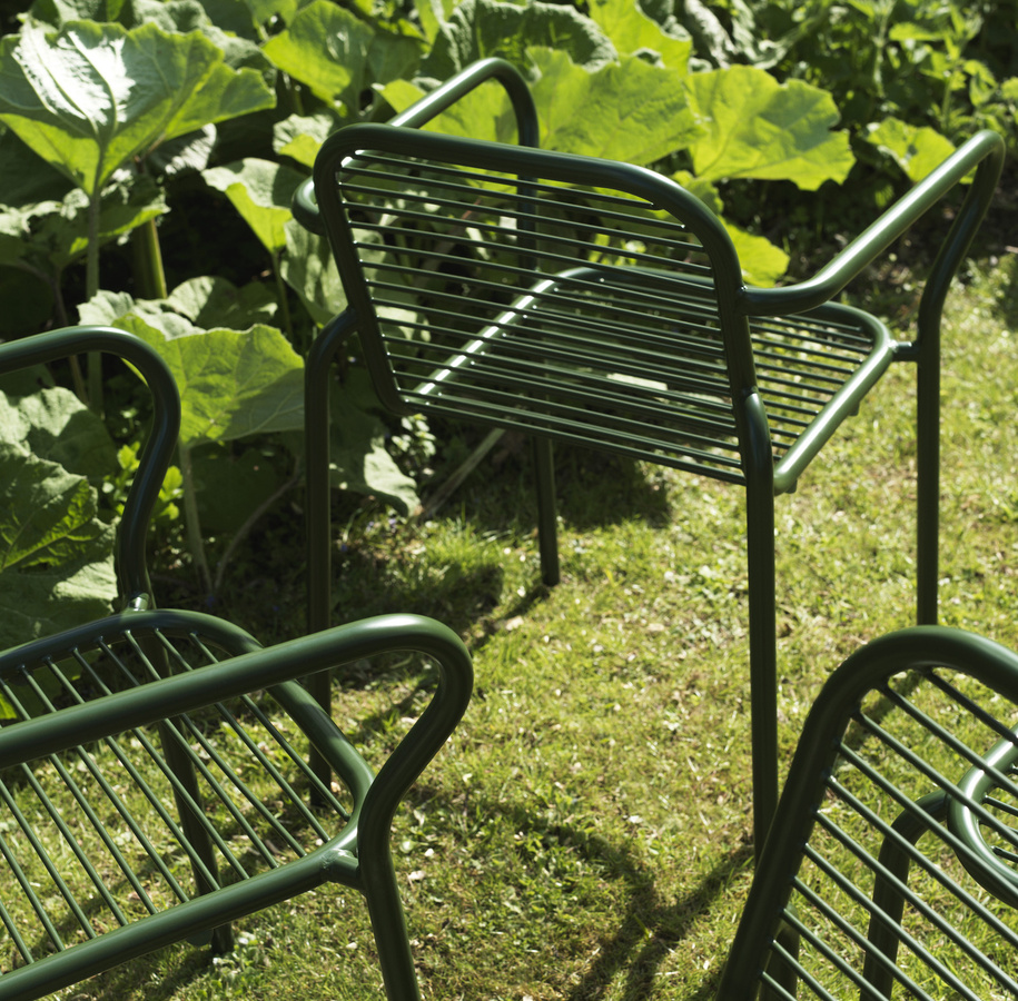 Normann Copenhagen Vig Garten Armlehnstuhl aus Stahl in Grün Matt - Bild 2