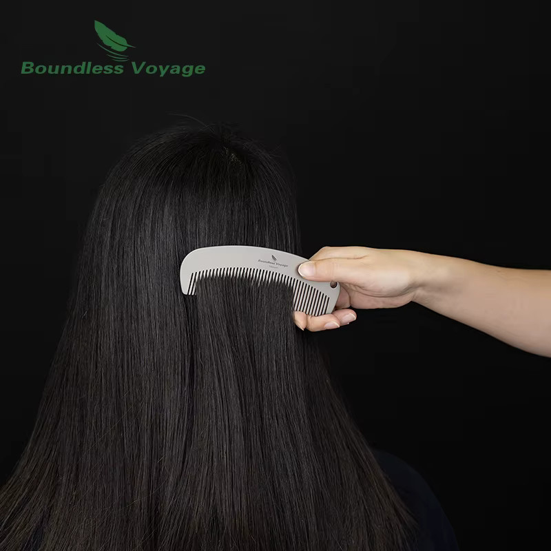 Boundless Voyage Titanium Hair & Beard Crescent Comb, Unisex - Bild 2