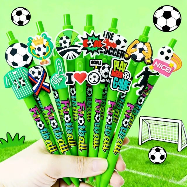 Fußball Thema Kugelschreiber mit Fußball Element Patch in Grün für Büro und Alltag - Bild 1