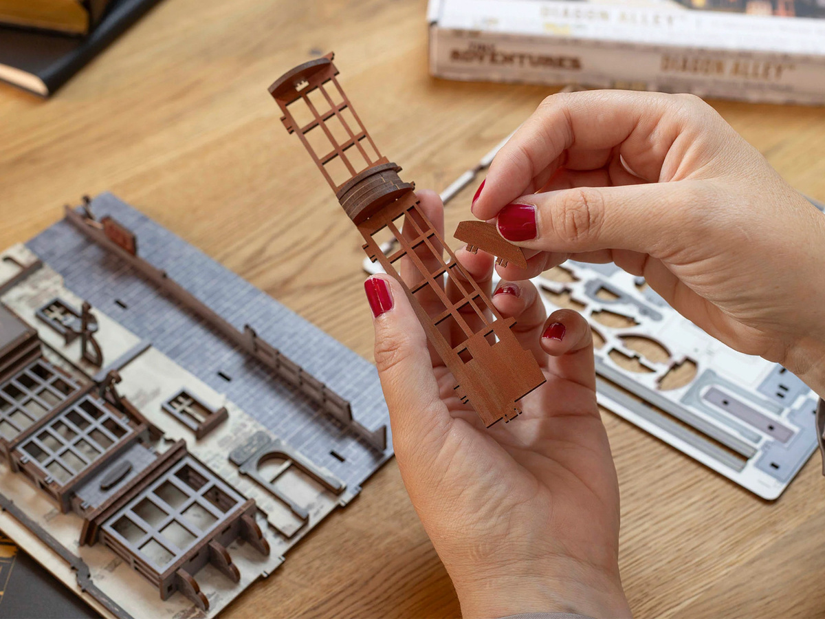 Revell Tiny Adventures Diagon Alley Harry Potter Holz Gebäude Bausatz - Bild 4