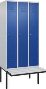 C+P Spind Classic PLUS Garderobenschrank mit Sitzbank, 3 Abteile, Lichtgrau, B/T/H: 212 x 90 x 81,5 cm - Bild 1