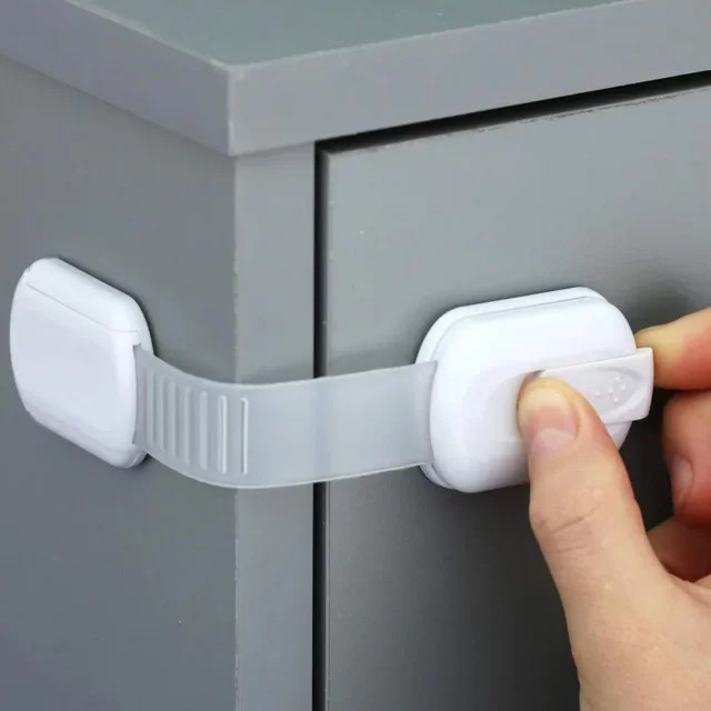 Kindersicherung für Schubladen und Schränke als Anti-Klemm-Schutz in Schwarz oder Weiß - Bild 1