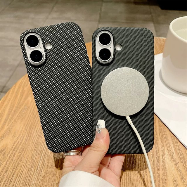 Magnetische MagSafe Handyhülle mit Carbonfaser-Textur für iPhone 17 16 15 14 13 12 Pro Max Plus von newteneight - Bild 1
