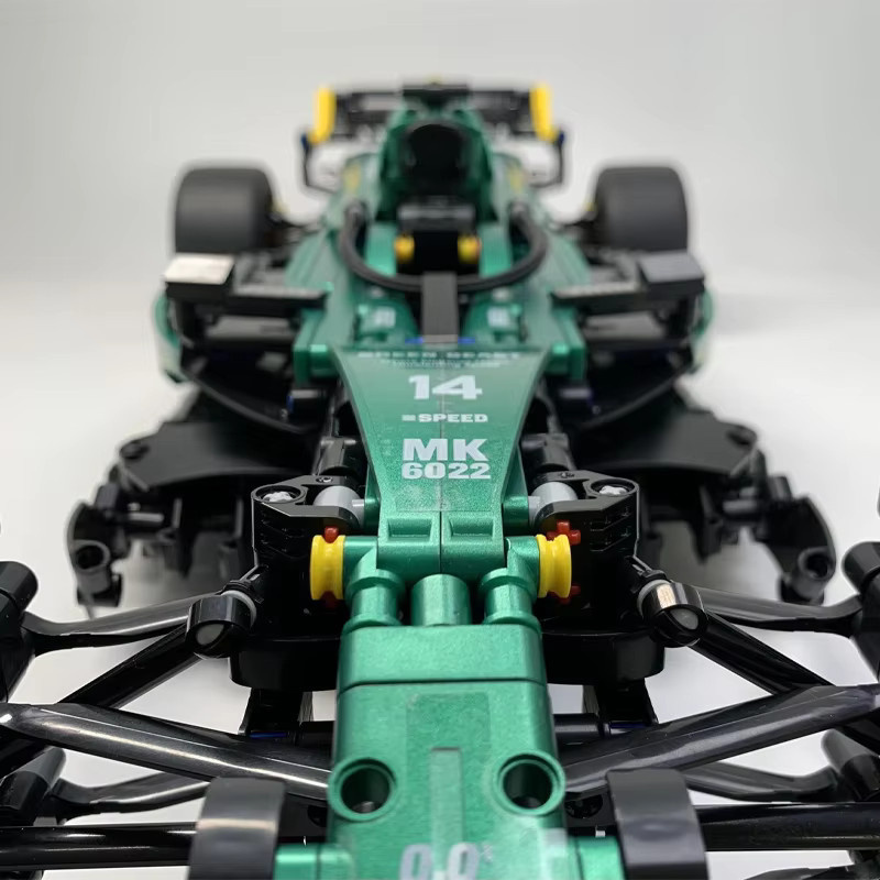 MIVM Martin Aramco AMR25 Sportwagen, Bausatz, 1:8, 1912 Teile - Bild 5