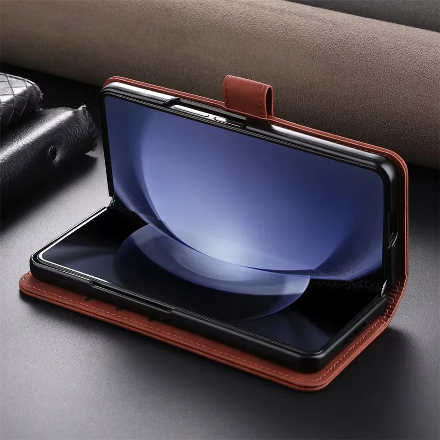Lederhülle mit Kartensteckplatz und Ständer für Samsung Galaxy Z Fold6, Z Fold5, Z Fold4, Z Fold3 5G in Braun - Bild 2