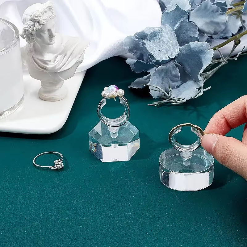 2er Set Ringhalter aus Acryl in Transparent für die Präsentation von Ringen und Schmuck - Bild 1