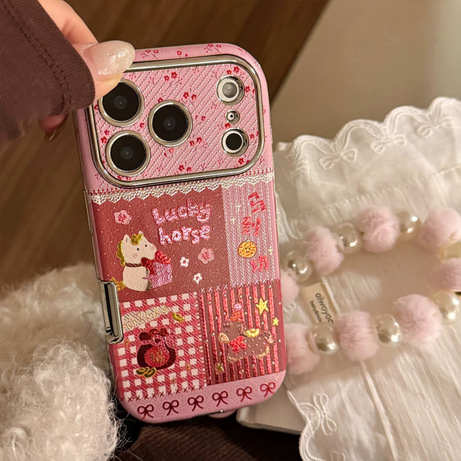 MUQGEW Handyhülle mit Koreanischem Cartoon-Pferd und Lederstruktur für iPhone 11 bis 17 Pro Max inklusive Armband, Stoßfest, Pink - Bild 5